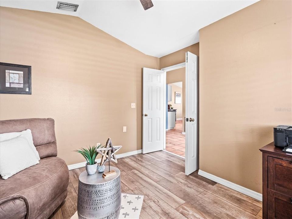 For Sale: $405,000 (3 beds, 2 baths, 1728 Square Feet)