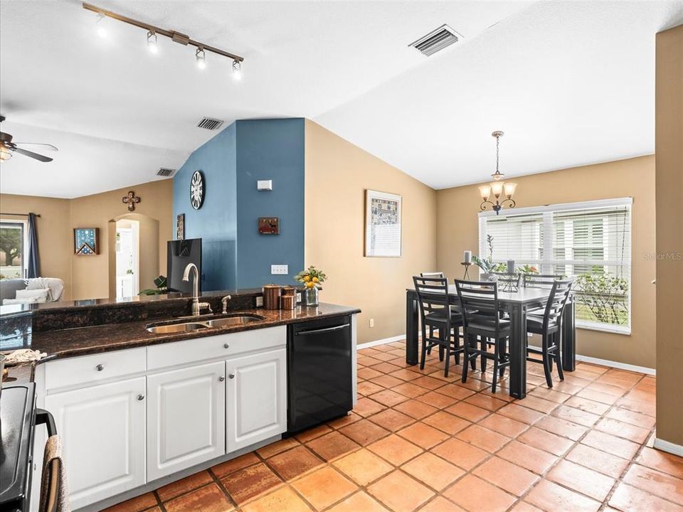 For Sale: $405,000 (3 beds, 2 baths, 1728 Square Feet)