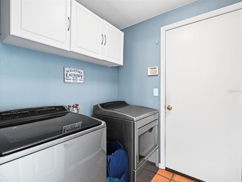 Active With Contract: $405,000 (3 beds, 2 baths, 1728 Square Feet)