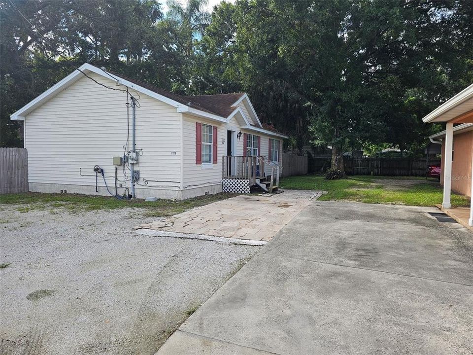 For Rent: $1,875 (3 beds, 2 baths, 1056 Square Feet)