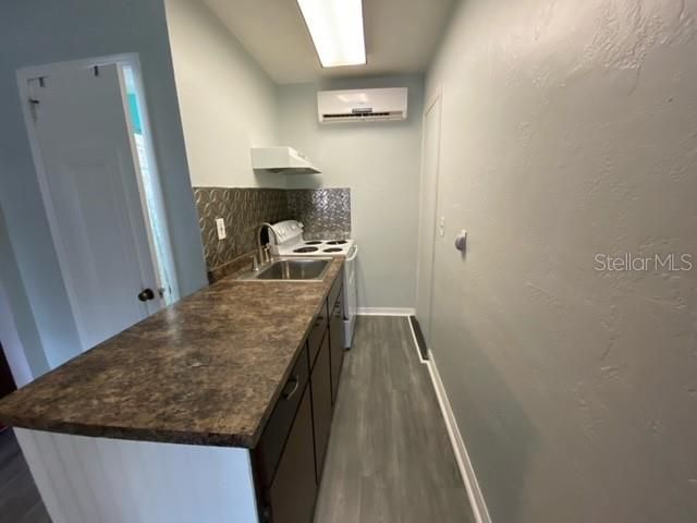 For Rent: $1,750 (2 beds, 1 baths, 1000 Square Feet)