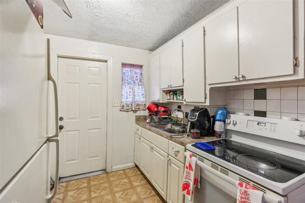 Active With Contract: $240,000 (2 beds, 0 baths, 1209 Square Feet)