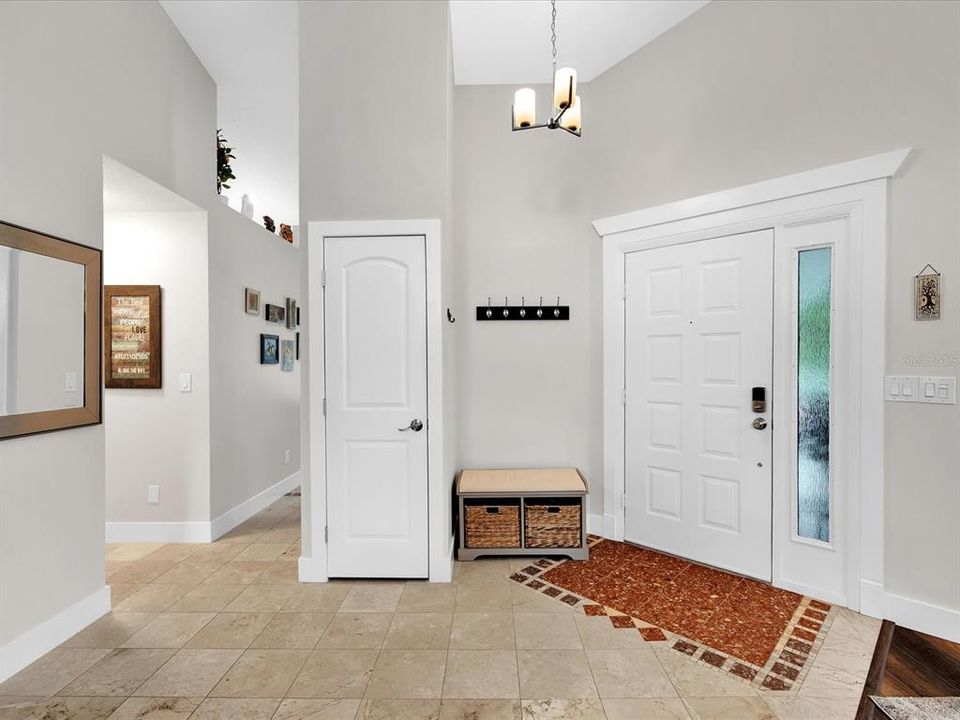 Looking towards entrance to kitchen & hallway