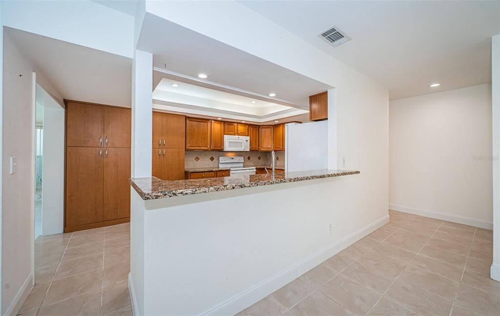 For Sale: $328,900 (2 beds, 2 baths, 1295 Square Feet)