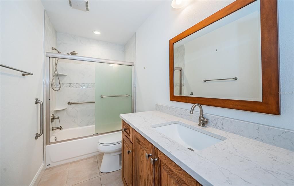 For Sale: $328,900 (2 beds, 2 baths, 1295 Square Feet)