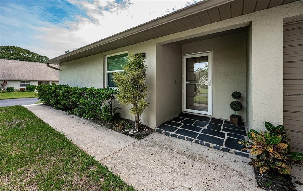 For Sale: $328,900 (2 beds, 2 baths, 1295 Square Feet)