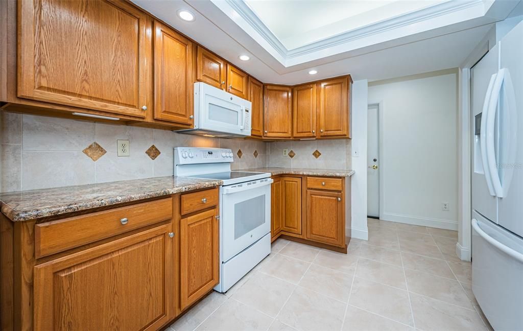 For Sale: $328,900 (2 beds, 2 baths, 1295 Square Feet)