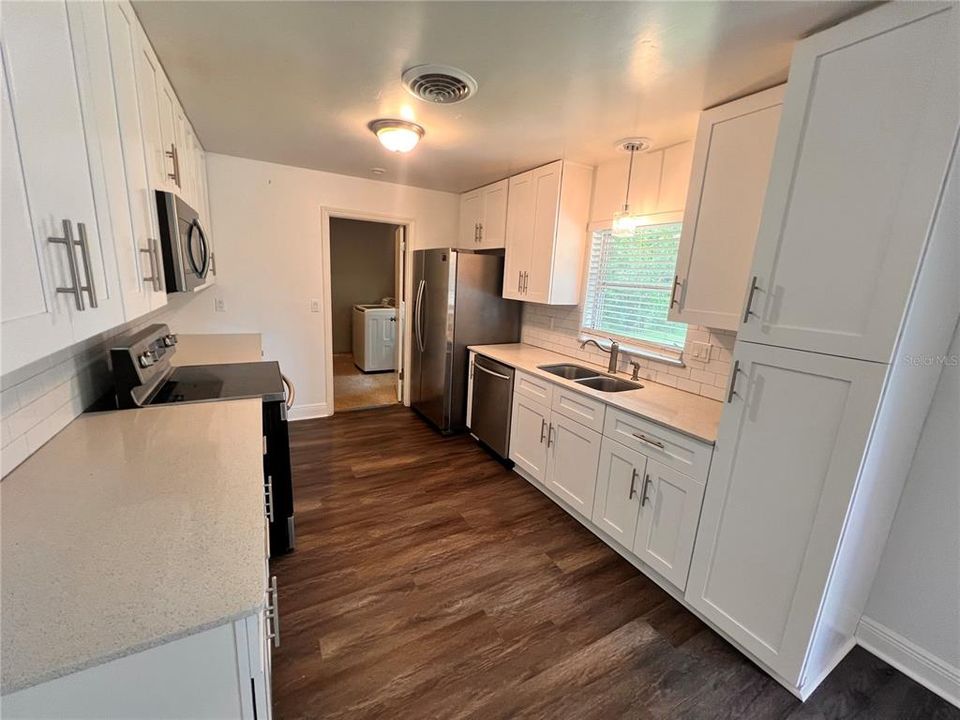 For Rent: $2,499 (4 beds, 2 baths, 1406 Square Feet)