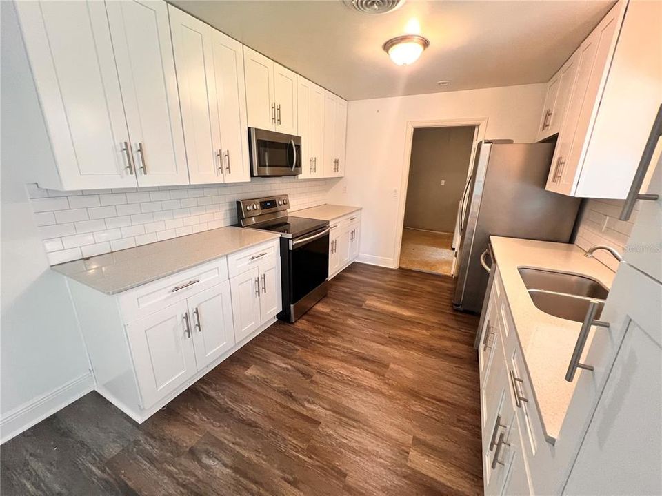 For Rent: $2,499 (4 beds, 2 baths, 1406 Square Feet)