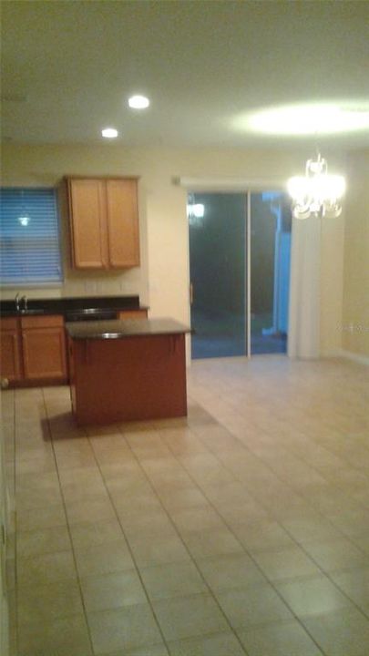 For Rent: $2,100 (3 beds, 2 baths, 1589 Square Feet)