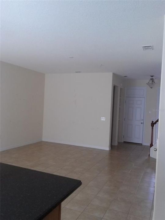 For Rent: $2,100 (3 beds, 2 baths, 1589 Square Feet)