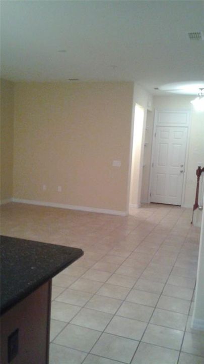 For Rent: $2,100 (3 beds, 2 baths, 1589 Square Feet)