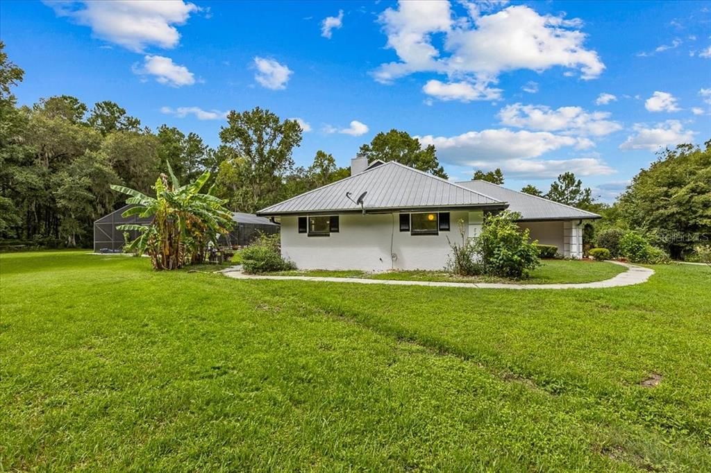 For Sale: $850,000 (3 beds, 2 baths, 1710 Square Feet)