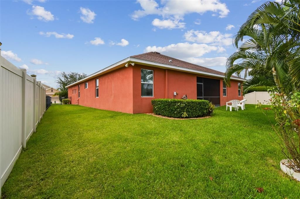 Active With Contract: $460,000 (4 beds, 3 baths, 2674 Square Feet)