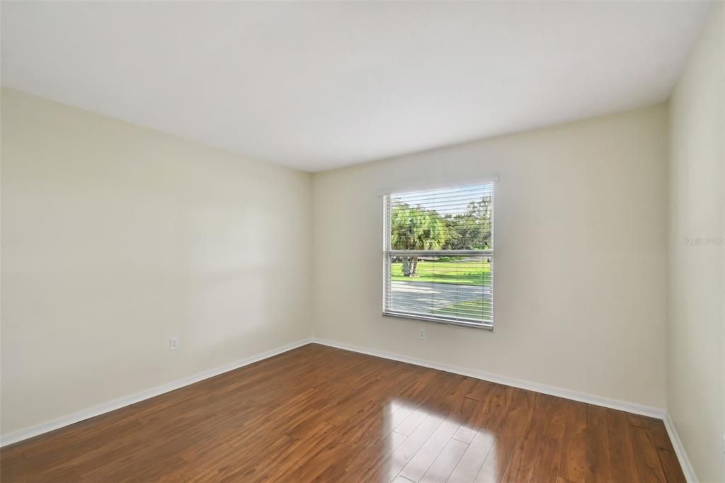 For Sale: $306,000 (2 beds, 2 baths, 975 Square Feet)