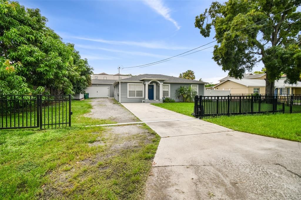 For Sale: $649,999 (3 beds, 2 baths, 1200 Square Feet)