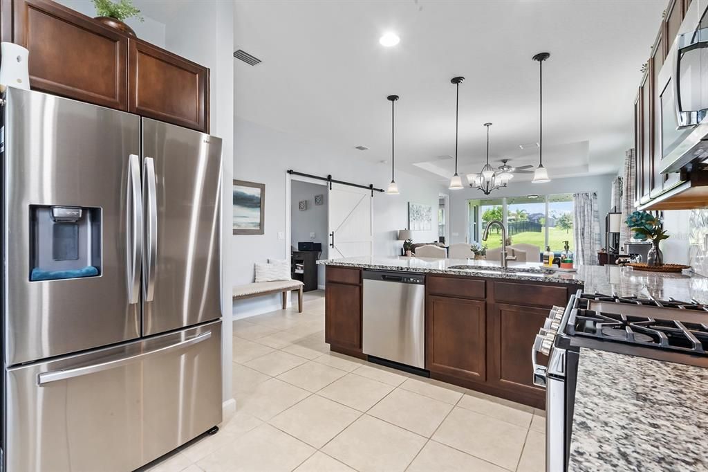 For Sale: $374,900 (3 beds, 2 baths, 1689 Square Feet)