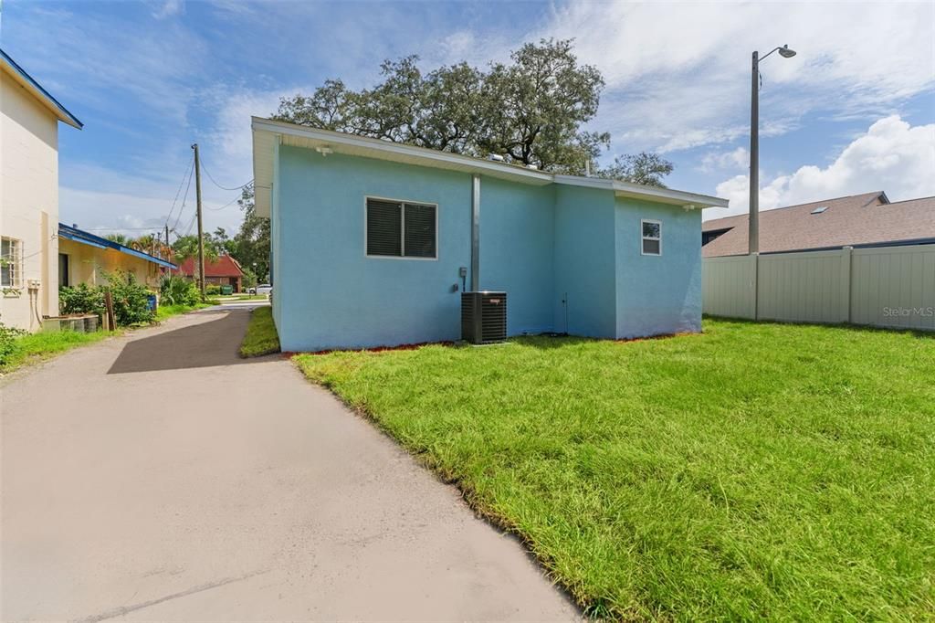 For Sale: $450,000 (3 beds, 2 baths, 1325 Square Feet)