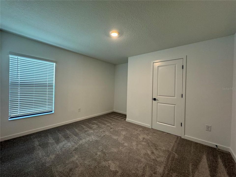 For Rent: $2,350 (3 beds, 2 baths, 1498 Square Feet)