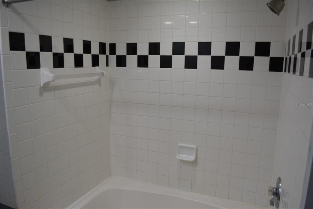 For Rent: $2,250 (2 beds, 2 baths, 1231 Square Feet)