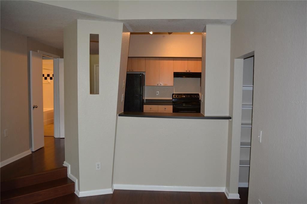 For Rent: $2,250 (2 beds, 2 baths, 1231 Square Feet)