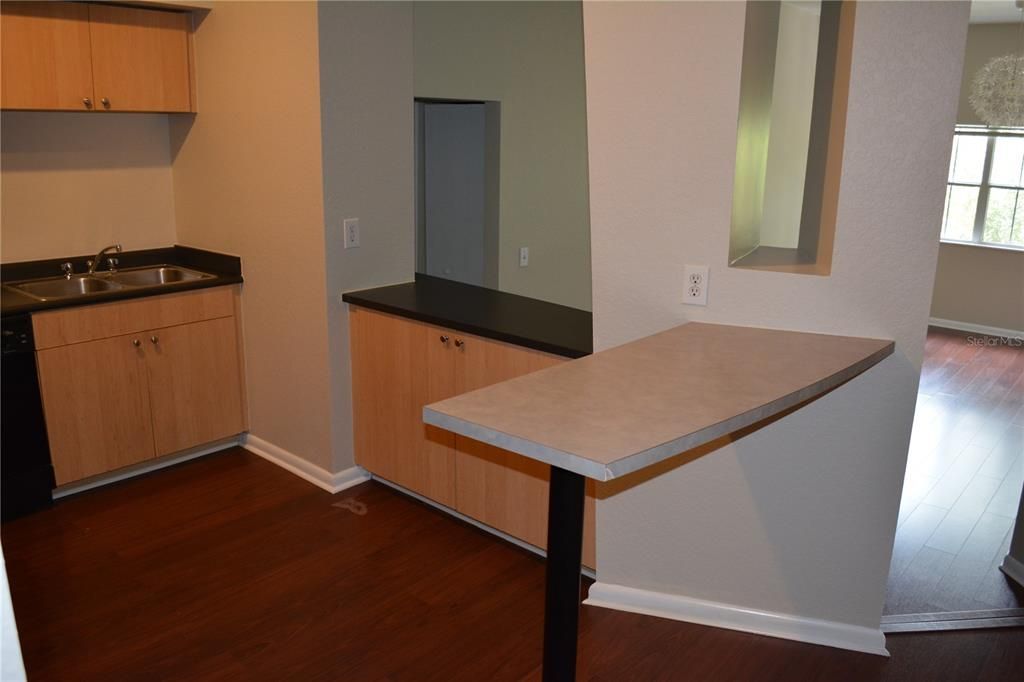 For Rent: $2,250 (2 beds, 2 baths, 1231 Square Feet)