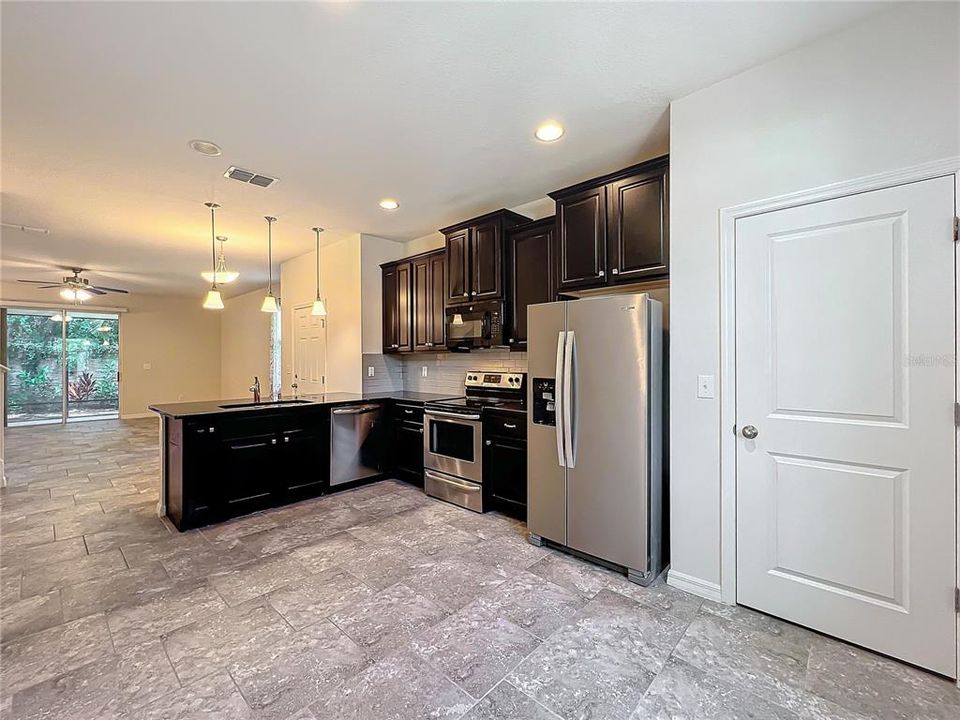 For Sale: $388,000 (3 beds, 2 baths, 1674 Square Feet)