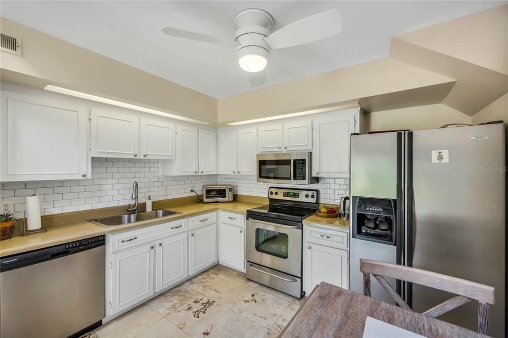 For Sale: $429,000 (2 beds, 2 baths, 1447 Square Feet)