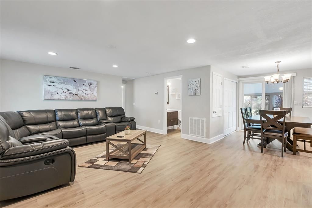 For Sale: $314,990 (3 beds, 2 baths, 1200 Square Feet)