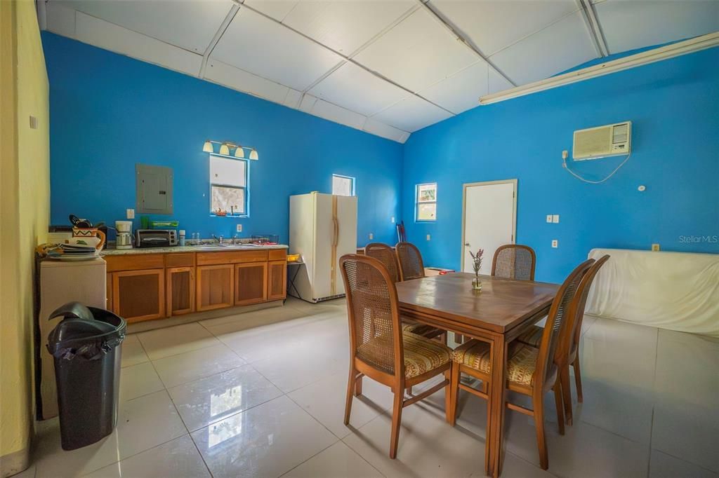 En Venta: $443,500 (3 camas, 2 baños, 1784 Pies cuadrados)