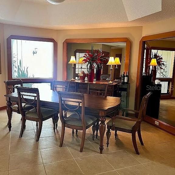 En Venta: $510,000 (3 camas, 2 baños, 1948 Pies cuadrados)