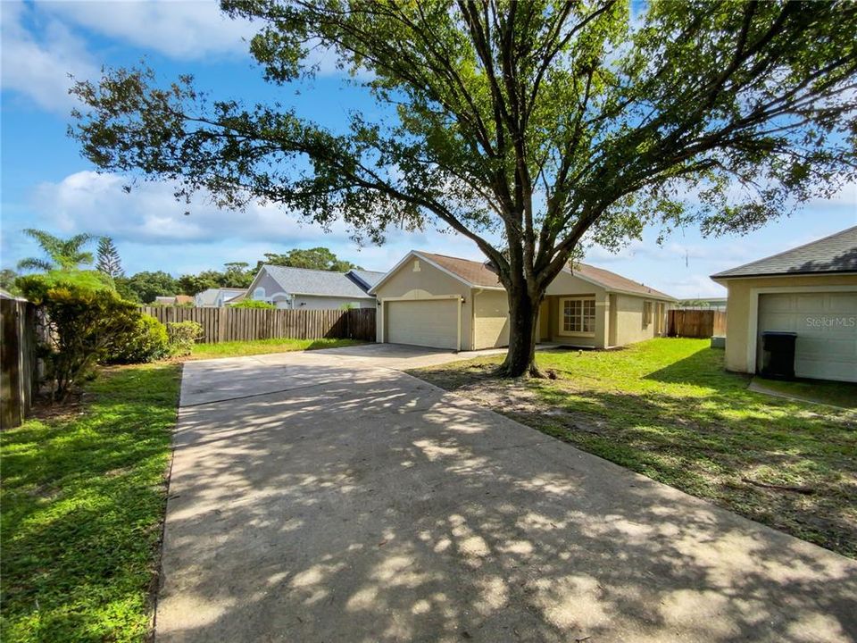 For Sale: $356,000 (3 beds, 2 baths, 1187 Square Feet)