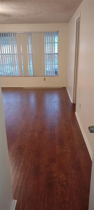 For Rent: $2,200 (3 beds, 2 baths, 1221 Square Feet)