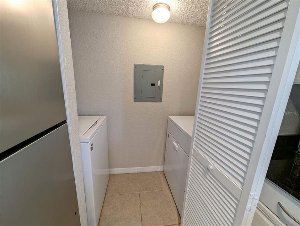 For Sale: $224,900 (1 beds, 1 baths, 1178 Square Feet)