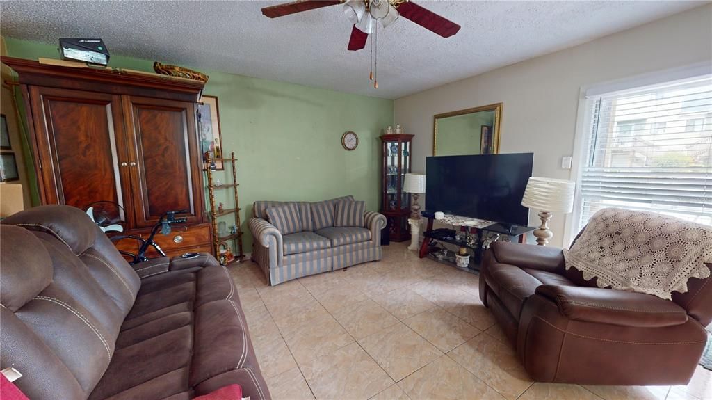 For Sale: $130,000 (1 beds, 1 baths, 785 Square Feet)