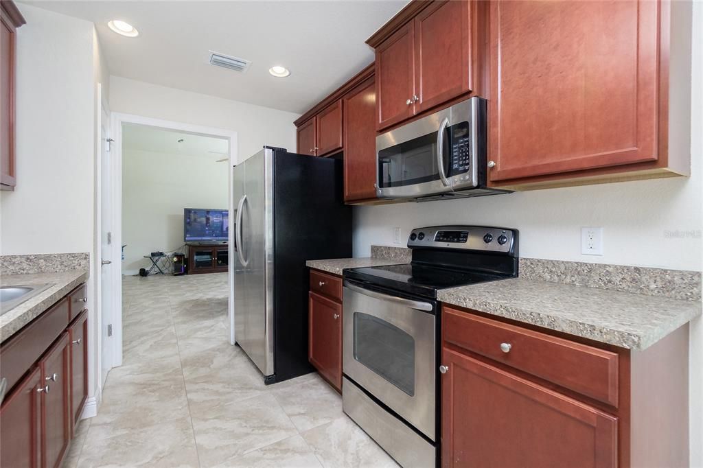 Active With Contract: $365,000 (3 beds, 2 baths, 1348 Square Feet)