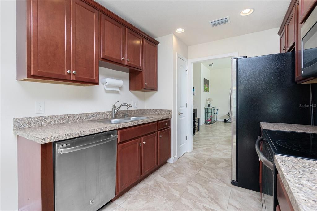 Active With Contract: $365,000 (3 beds, 2 baths, 1348 Square Feet)