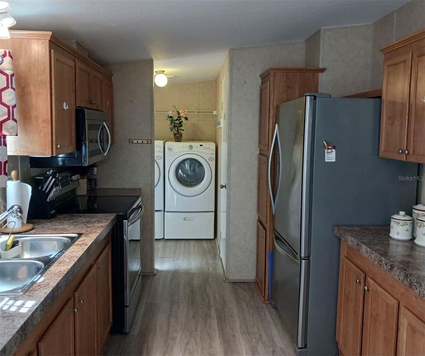 For Sale: $250,000 (3 beds, 2 baths, 1080 Square Feet)