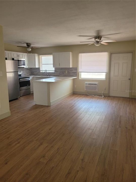 For Rent: $1,450 (1 beds, 1 baths, 900 Square Feet)