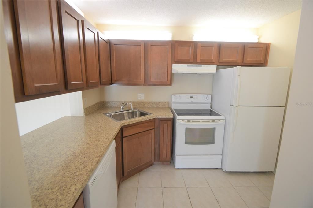 For Rent: $1,550 (2 beds, 2 baths, 975 Square Feet)