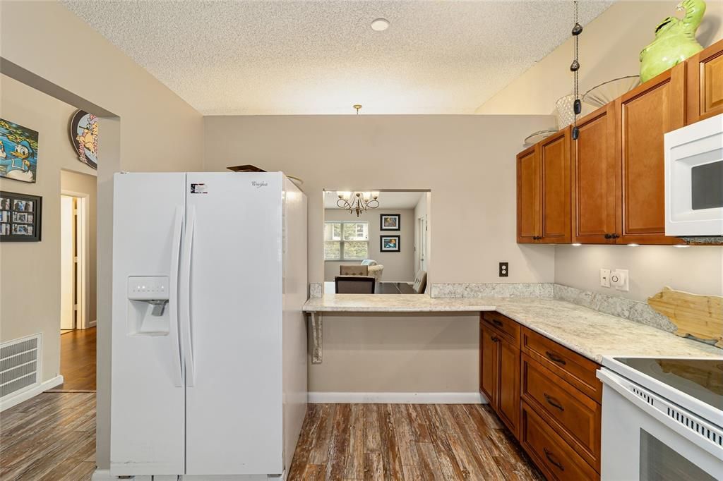 For Sale: $169,000 (2 beds, 2 baths, 1307 Square Feet)