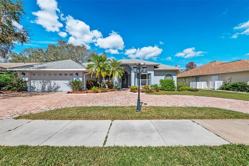 Active With Contract: $650,000 (4 beds, 3 baths, 2736 Square Feet)