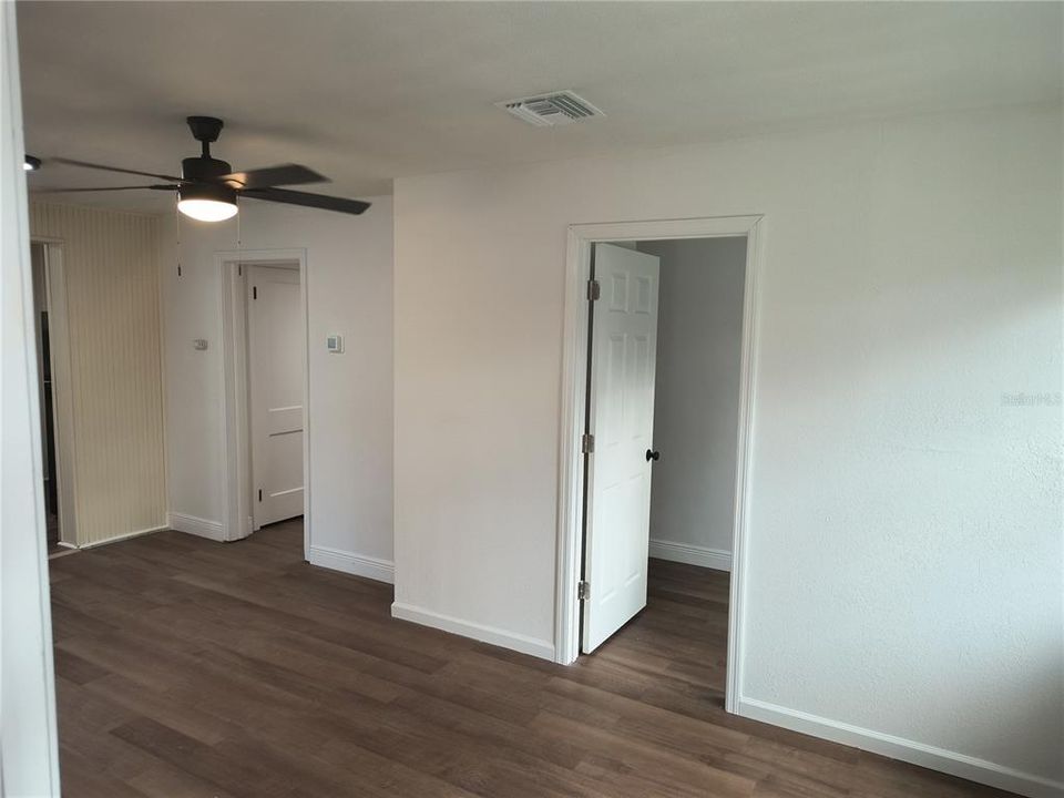 For Rent: $1,925 (4 beds, 2 baths, 1121 Square Feet)