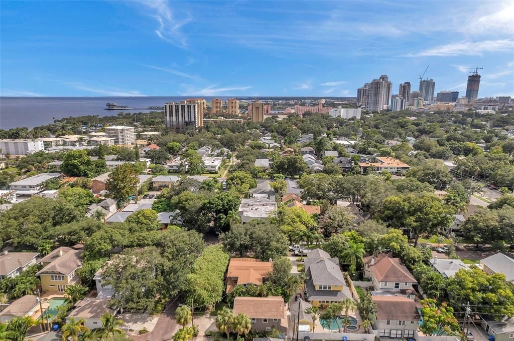 Activo con contrato: $1,525,000 (5 camas, 4 baños, 2906 Pies cuadrados)