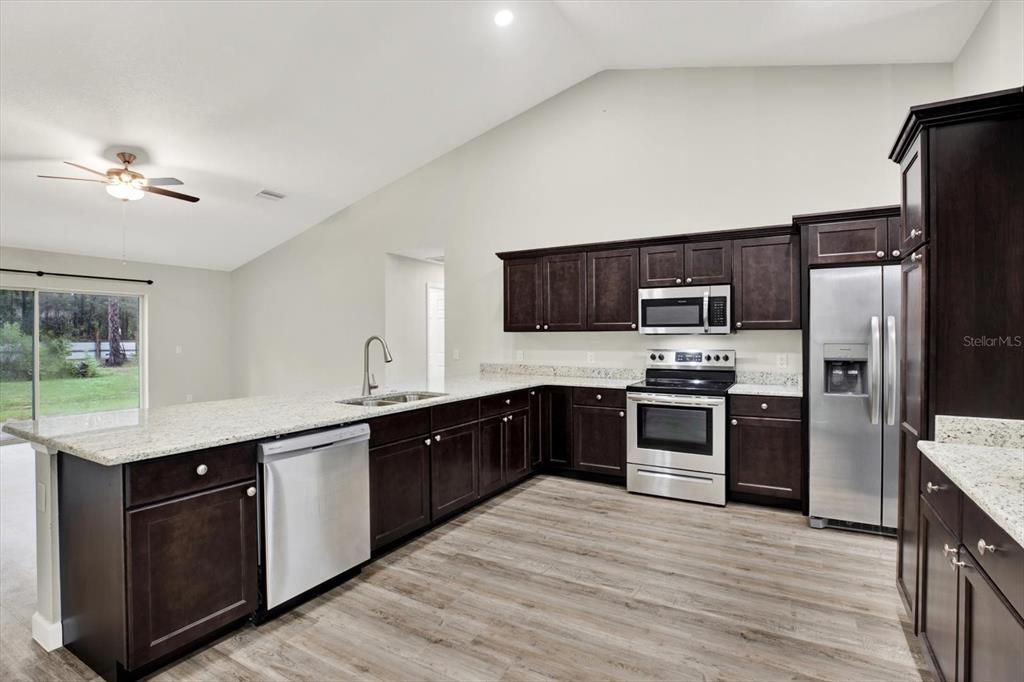 Active With Contract: $375,000 (3 beds, 3 baths, 1675 Square Feet)