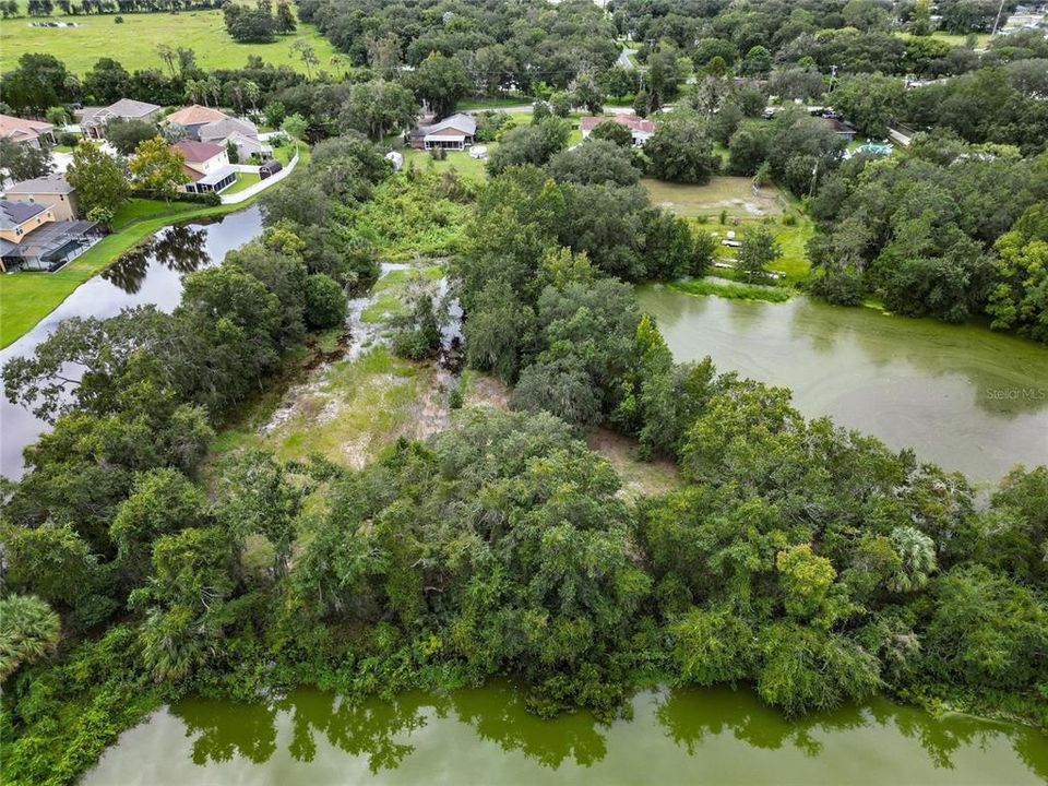 На продажу: $535,000 (3.36 acres)