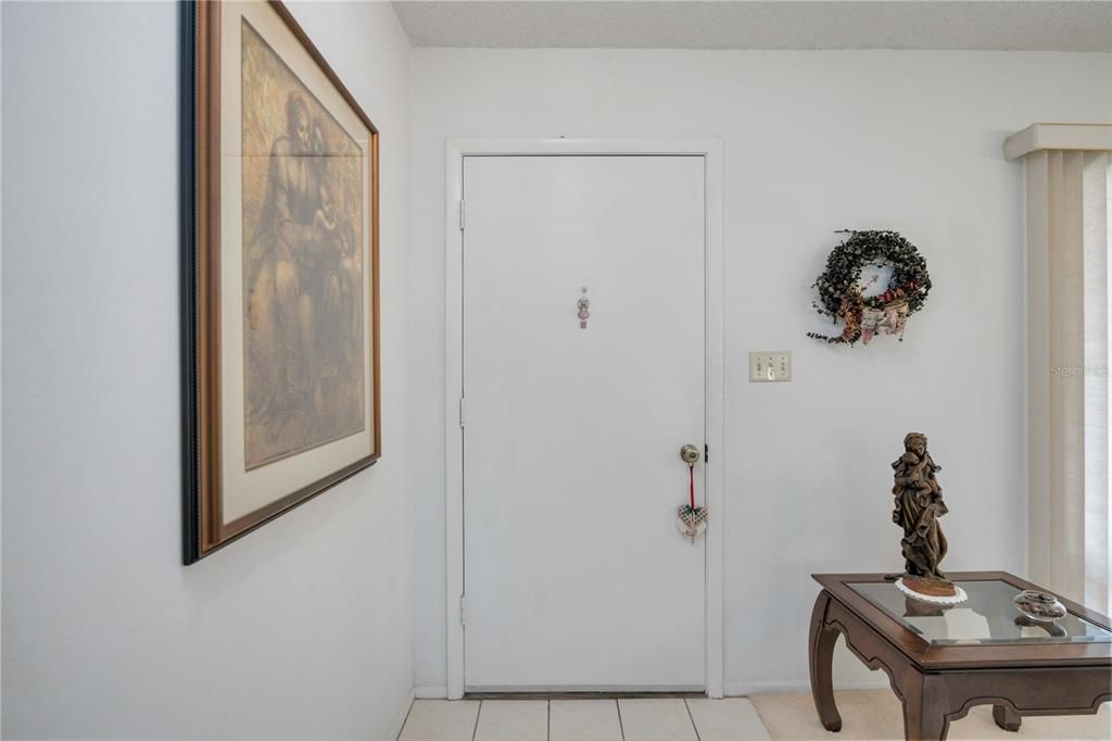 For Sale: $299,900 (2 beds, 2 baths, 1374 Square Feet)