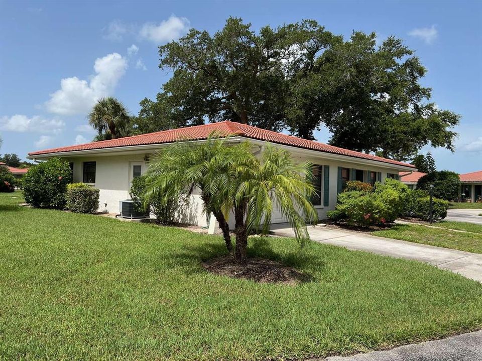 For Sale: $349,900 (2 beds, 2 baths, 1542 Square Feet)