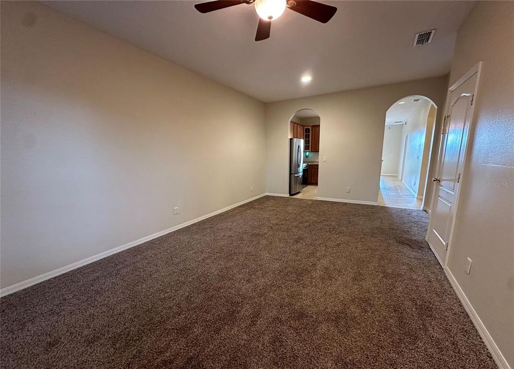 For Rent: $2,100 (3 beds, 2 baths, 1509 Square Feet)