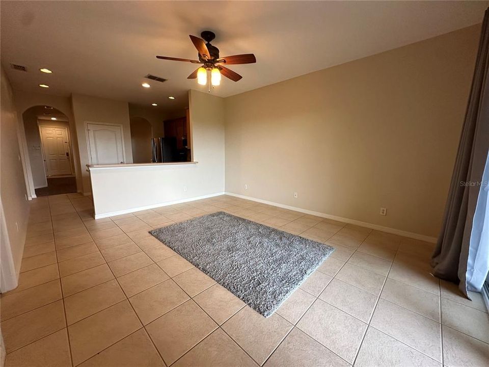 For Rent: $2,100 (3 beds, 2 baths, 1509 Square Feet)